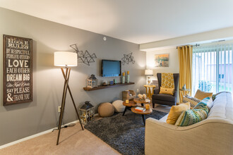 Columbia Pointe in Columbia, MD - Building Photo - Interior Photo