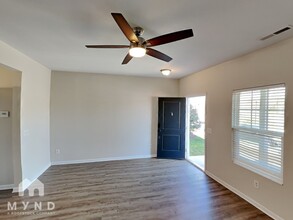 2309 Autumn Mist Dr in Winston-Salem, NC - Foto de edificio - Building Photo