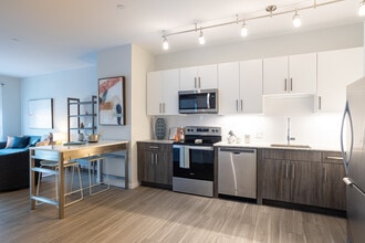 The Point at Sharon in Sharon, MA - Foto de edificio - Interior Photo