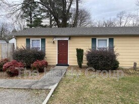 604 Cedar Crest Dr in Tullahoma, TN - Building Photo