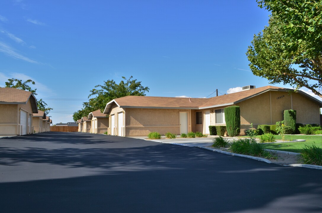 Desert Palms in Hesperia, CA - Building Photo