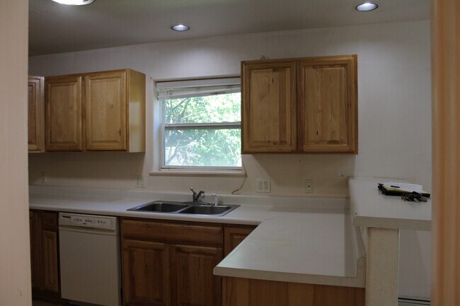 185 Caywood Ct in New Castle, CO - Building Photo - Building Photo