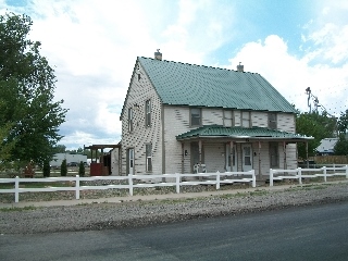 406 W 4th St in Delta, CO - Building Photo