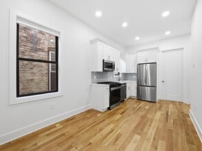 858 West Side Ave in Jersey City, NJ - Building Photo - Building Photo