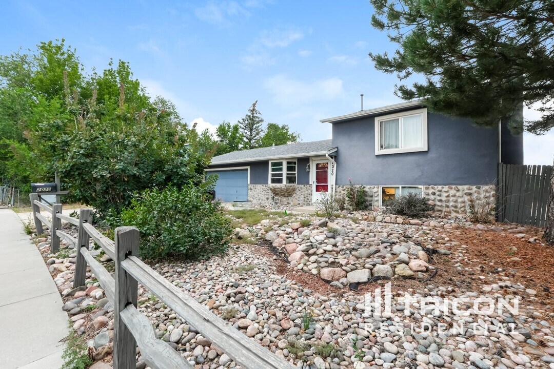 2020 Hampton S in Colorado Springs, CO - Building Photo