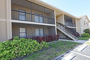 5319 Summerlin Rd in Ft. Myers, FL - Building Photo
