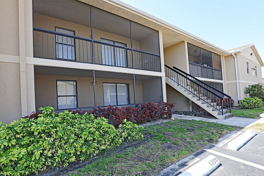 5319 Summerlin Rd in Ft. Myers, FL - Building Photo