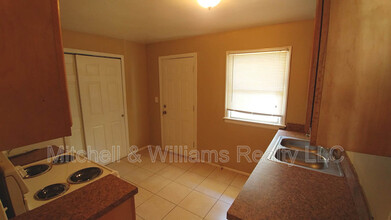 7322 Bloxham Ave in Jacksonville, FL - Building Photo - Building Photo