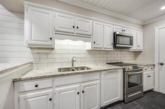 12818 Midway Rd in Dallas, TX - Building Photo - Building Photo