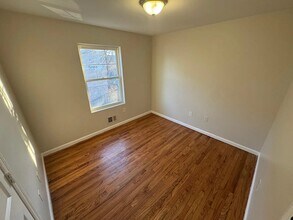 305 S 6th St in Newark, NJ - Building Photo - Building Photo