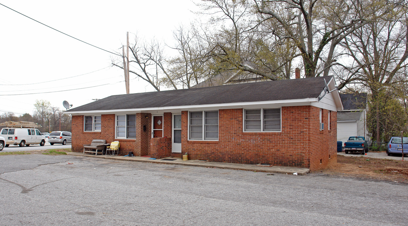 505 W Main St in Easley, SC - Building Photo