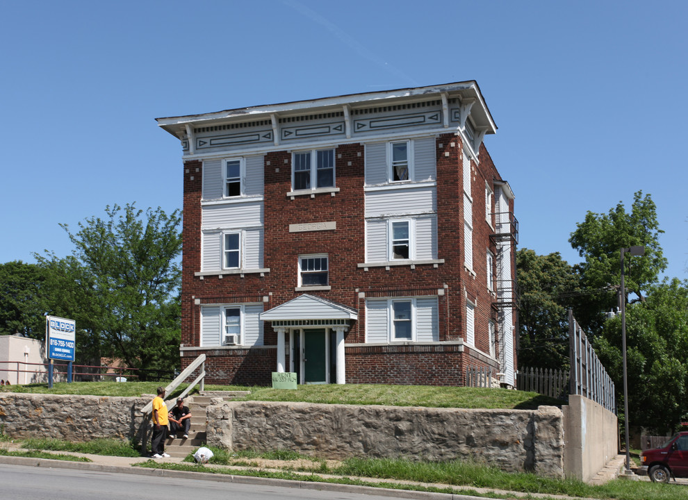 5208 Independence Ave in Kansas City, MO - Foto de edificio