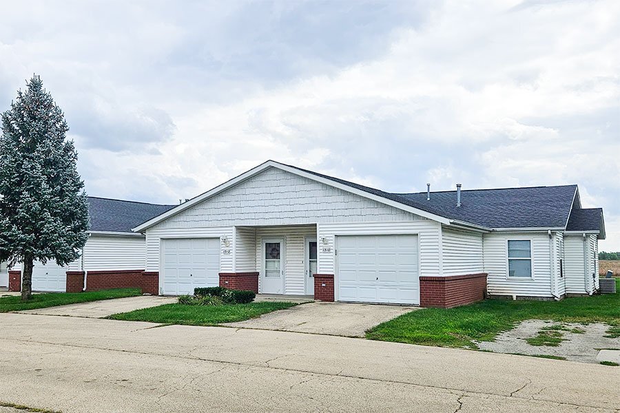 MEADOWS OF LUKE RIDGE in Rock Falls, IL - Building Photo