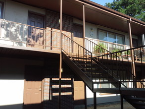 Birchleaf Apartments in Memphis, TN - Building Photo - Building Photo