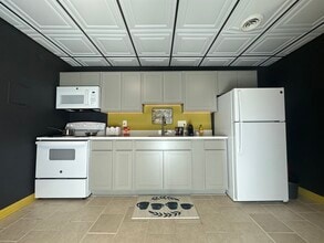 17 S Carrollton Ave in Baltimore, MD - Building Photo - Building Photo