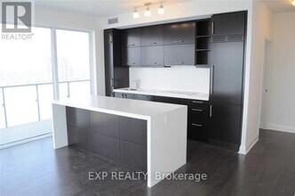 2803-65-2965 St Mary St in Toronto, ON - Building Photo - Building Photo