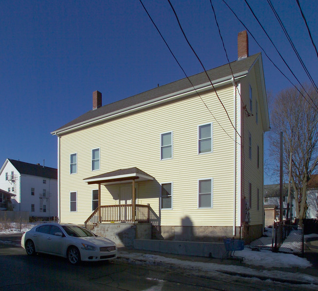 137 John St in Fall River, MA - Foto de edificio - Building Photo