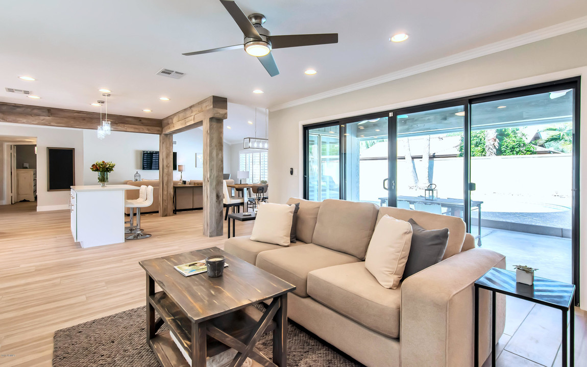 8108 E Morgan Trail in Scottsdale, AZ - Building Photo