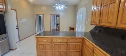 14 Crosslands Rd in Benbrook, TX - Building Photo - Building Photo