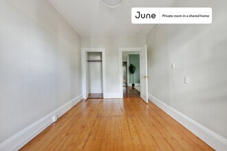 Private bedroom in 4 bed/1 bath Home in Cambridge, MA - Foto de edificio - Building Photo