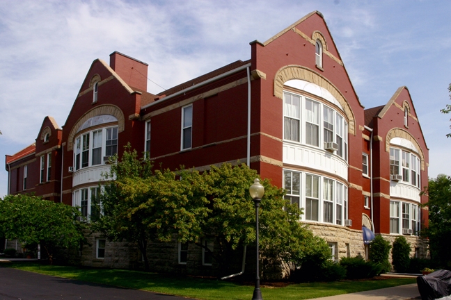 Washington Plaza Apartments in Appleton, WI - Building Photo