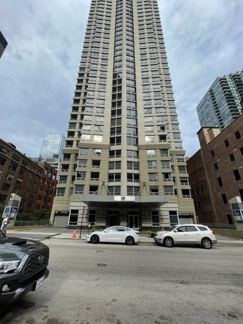 property at 440 N Wabash Ave