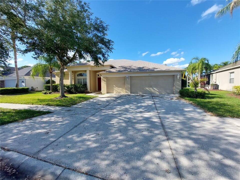 5610 Spectacular Bid Dr in Wesley Chapel, FL - Building Photo