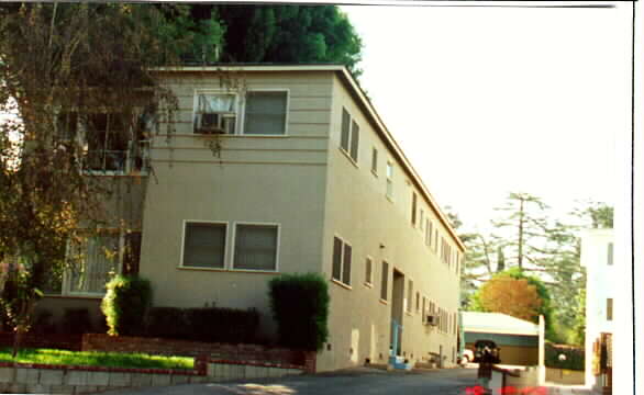 14926 Dickens St in Sherman Oaks, CA - Building Photo - Building Photo