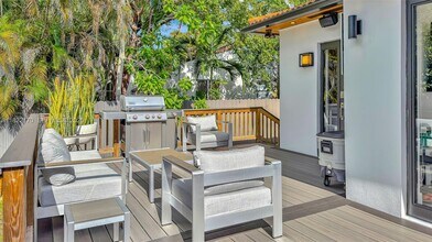 130 SW 25th Rd in Miami, FL - Building Photo - Building Photo