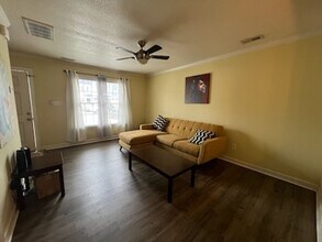 605 Streamwood Dr in Jacksonville, NC - Building Photo - Building Photo