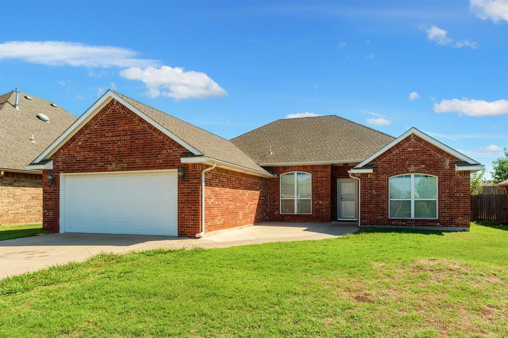 3104 Loren Dr in Moore, OK - Building Photo
