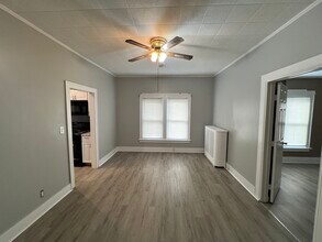 15 Brewer St, Unit First Floor in East Hartford, CT - Building Photo - Building Photo