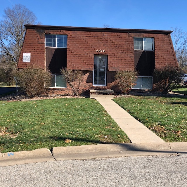 606 Hillview Dr in Normal, IL - Building Photo