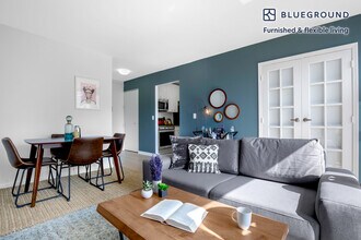 400 Chambers St in New York, NY - Building Photo - Building Photo