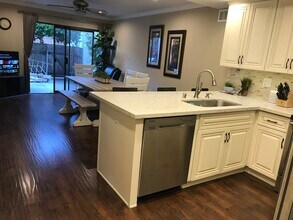 5248 Edge Park Way in San Diego, CA - Building Photo - Building Photo