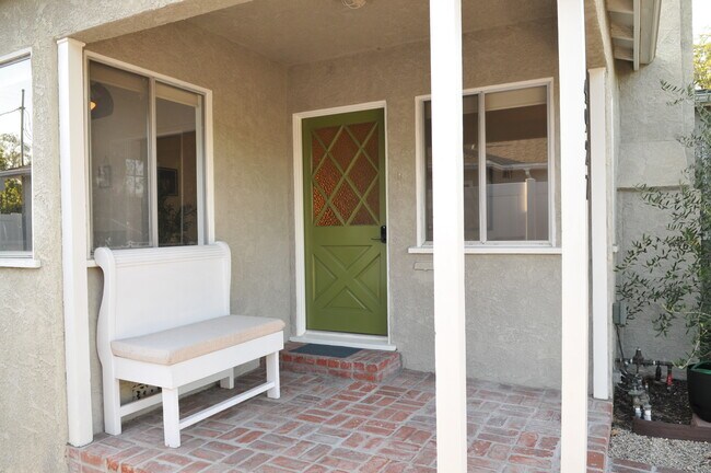 4927 Forman Ave in North Hollywood, CA - Building Photo - Building Photo