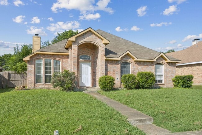 1602 Develon Dr in Mesquite, TX - Foto de edificio - Building Photo