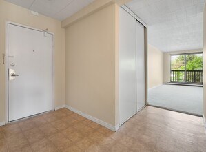 3165 Russell St in Windsor, ON - Building Photo - Building Photo