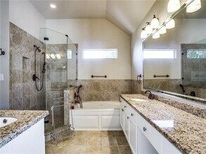 6015 Ainsdale Ct in Dallas, TX - Building Photo - Building Photo