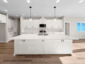 4401 E Wedge St in Nampa, ID - Building Photo - Building Photo