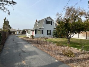 1913 Tully Rd in Hughson, CA - Building Photo - Building Photo
