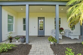 14831 Dockside Ln in Naples, FL - Foto de edificio - Building Photo