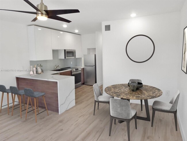 1000 7th St in Miami Beach, FL - Building Photo - Building Photo
