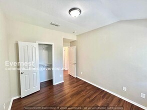 256 Creek Cove Dr in Dallas, TX - Building Photo - Building Photo