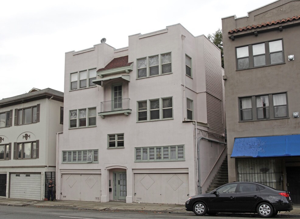 2221 Park Blvd in Oakland, CA - Foto de edificio