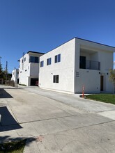 8931 McNerney Ave, Unit 1 Front Unit in South Gate, CA - Foto de edificio - Building Photo