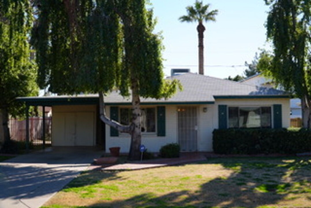 4413 E Roma Ave in Phoenix, AZ - Foto de edificio