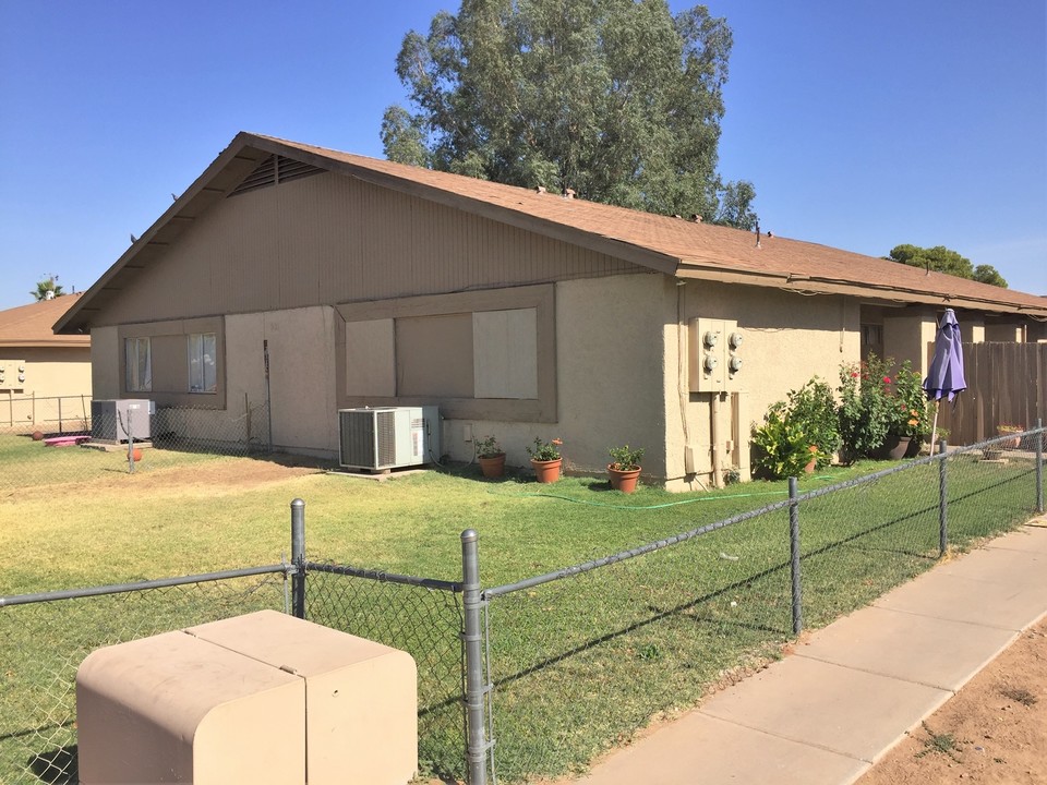 301-303 E Ludlow Dr in Avondale, AZ - Building Photo