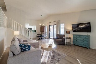 16 Estes Dr in Bella Vista, AR - Building Photo