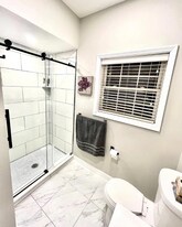 909 N Burghley Ave in Ventnor City, NJ - Building Photo